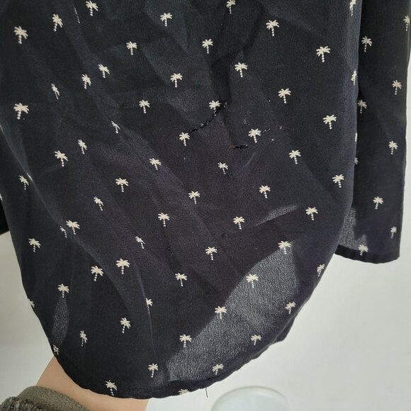 J. Crew Tie Neck Palm Tree Pattern 100% Silk Sleeveless Blouse Top Size 8 - Picture 10 of 13